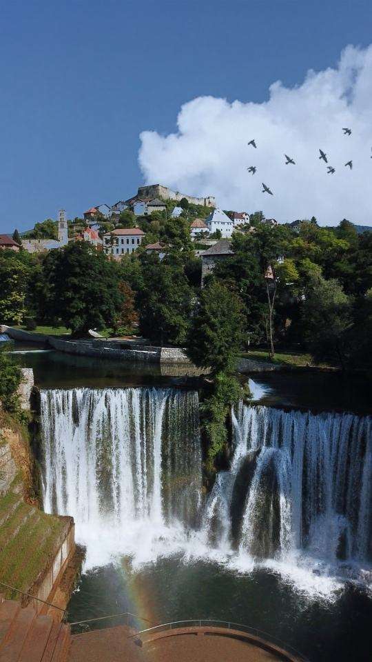 AYXapp下载-黑山惨负波黑，小组形势堪忧的简单介绍