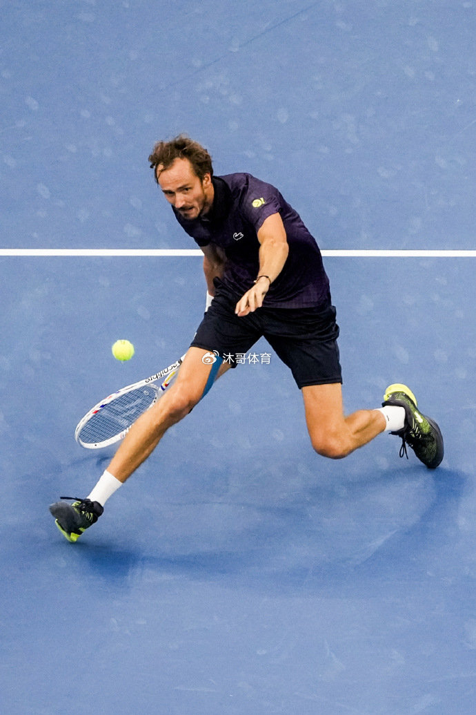 关于拉沃尔杯横扫澳网，梅德韦杰夫点燃赛场的信息