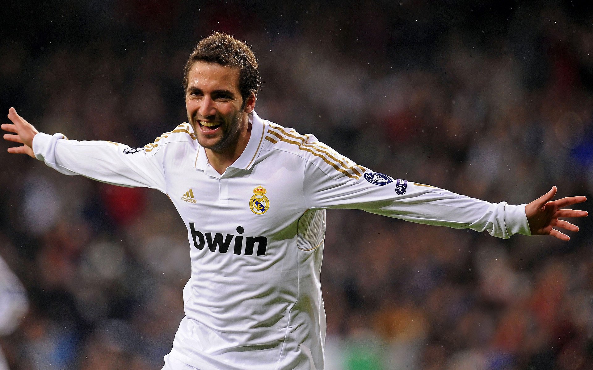 奥利维耶一锤定音，厄瓜多尔险胜马里，新星展现决定比赛的关键价值