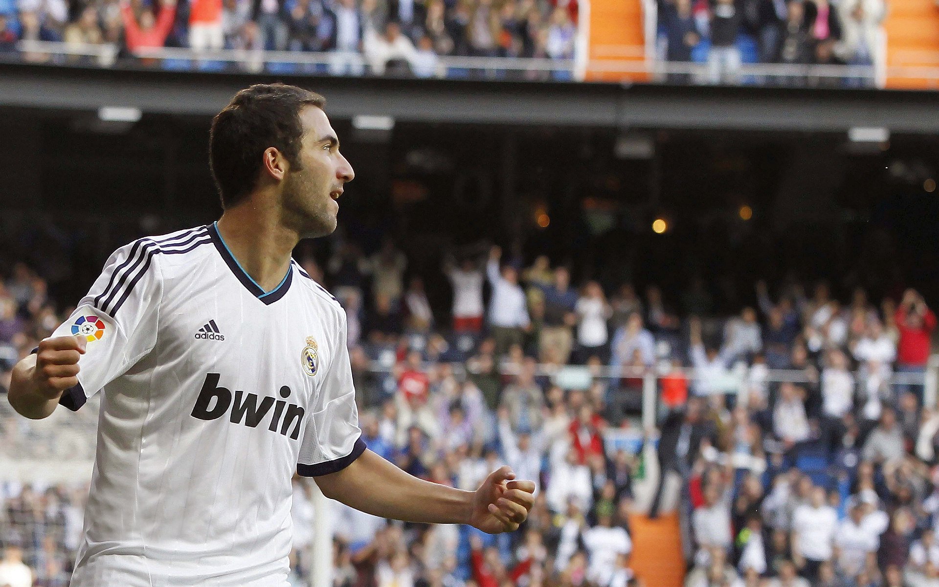 赛道风云,梅赛德斯强势回归,维斯塔潘惊艳四座